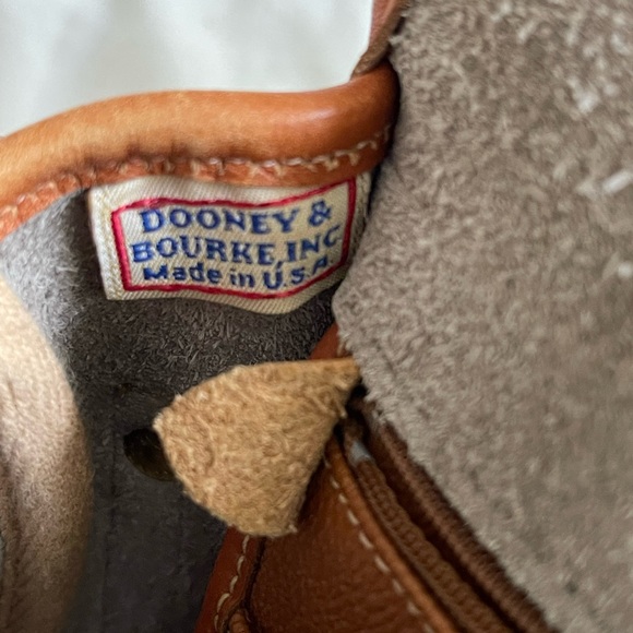 EUC Vintage Dooney & Bourke arrow head crossbody bag - Picture 8 of 12